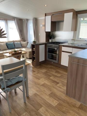 Cosy, Coastal Themed Holiday Home, Rockley Park, Poole, Dorset 外观 照片