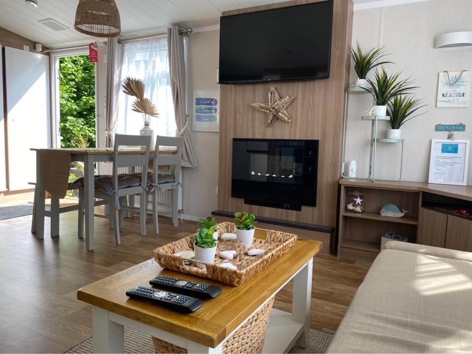 Cosy, Coastal Themed Holiday Home, Rockley Park, Poole, Dorset 外观 照片