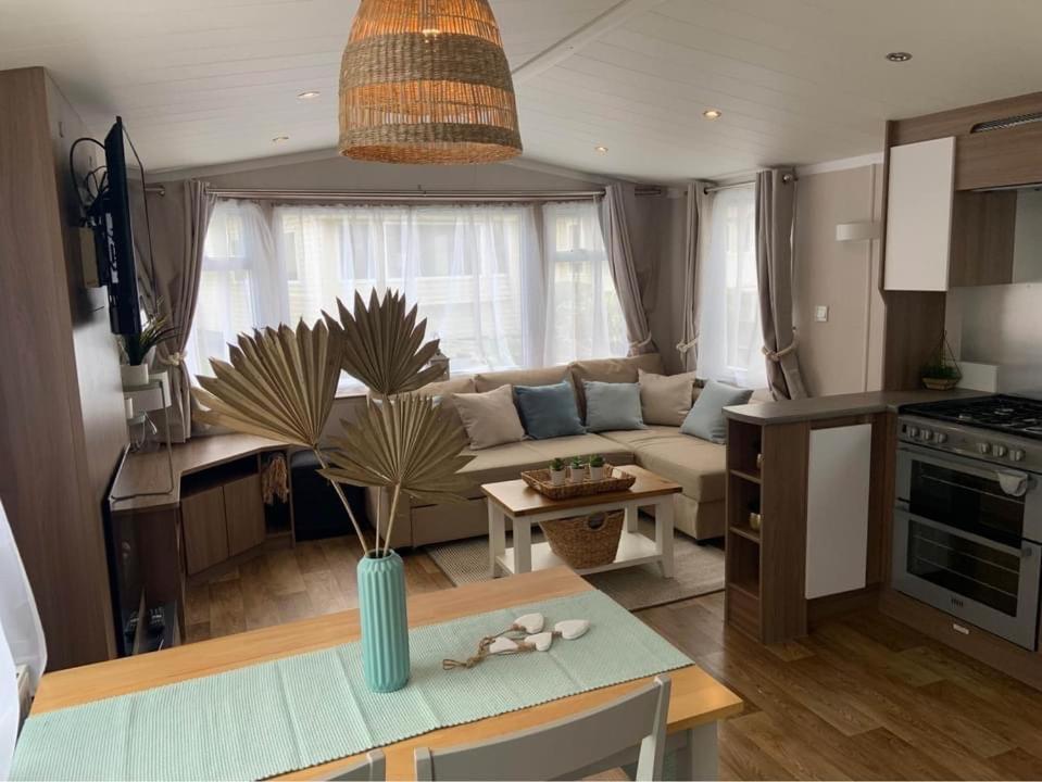 Cosy, Coastal Themed Holiday Home, Rockley Park, Poole, Dorset 外观 照片