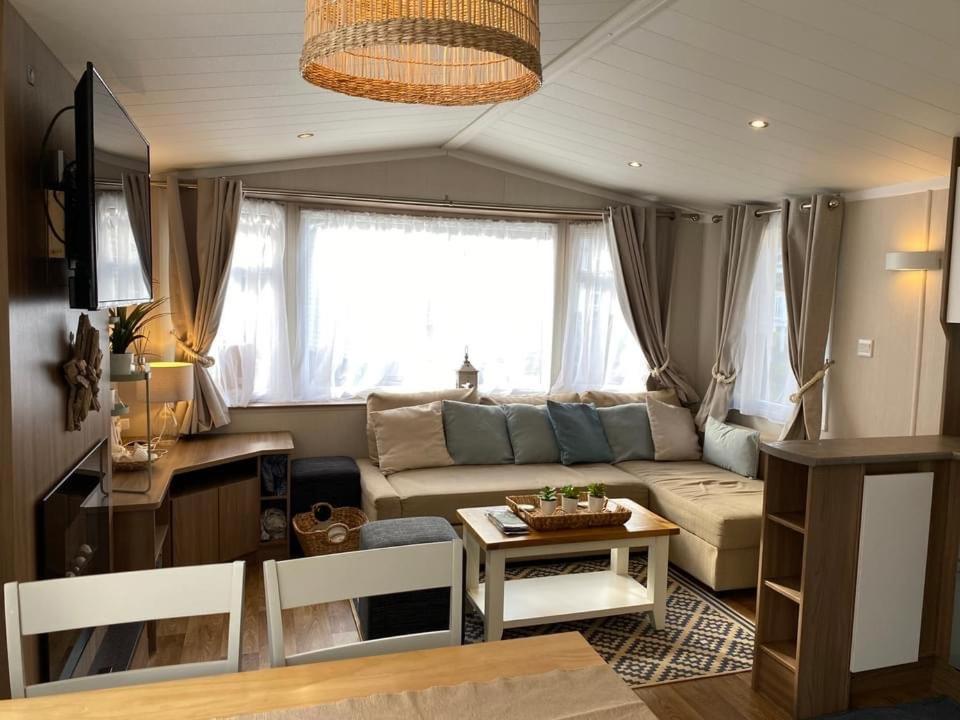 Cosy, Coastal Themed Holiday Home, Rockley Park, Poole, Dorset 外观 照片